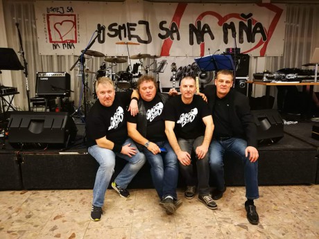 received_1286085968242333